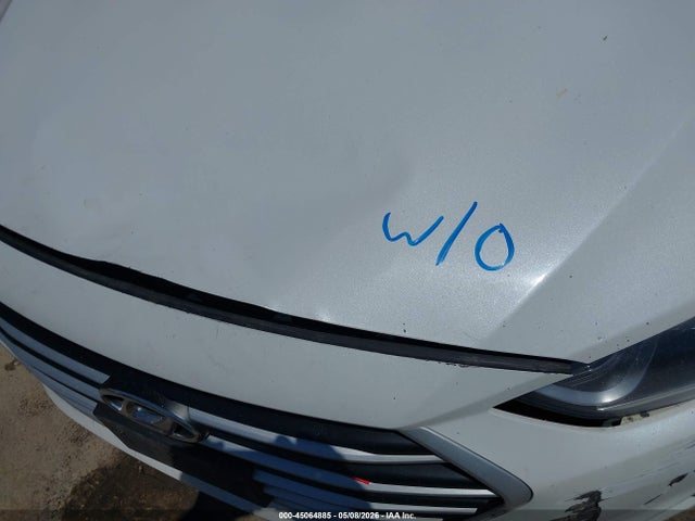 Hyundai ELANTRA SE 2018 5NPD74LF5JH389078 Image 10