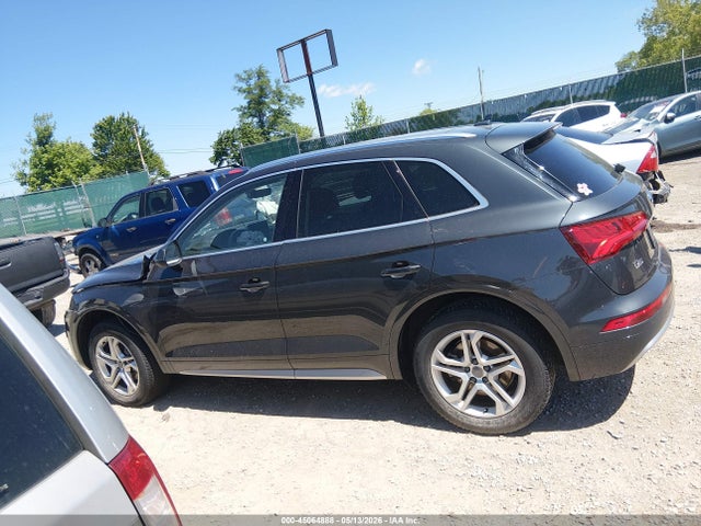 45064888 :رقم المزاد ، WA1BNAFYXJ2178818 vin ، 2018 Audi Q5 2.0t Premium/2.0t Tech Premium مزاد بيع