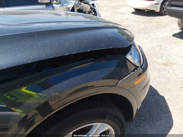 45064888 :رقم المزاد ، WA1BNAFYXJ2178818 vin ، 2018 Audi Q5 2.0t Premium/2.0t Tech Premium مزاد بيع