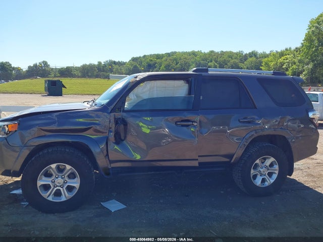 2021 Toyota 4runner Sr5 Premium მანქანა იყიდება აუქციონზე, vin: JTENU5JR7M5931457, აუქციონის ნომერი: 45064982
