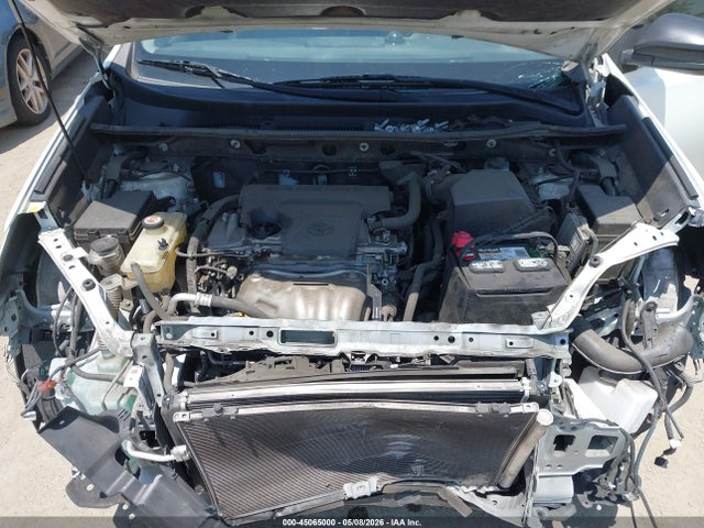 JTMZFREV9HJ711040 Toyota RAV4 LE