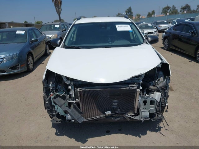 JTMZFREV9HJ711040 Toyota RAV4 LE