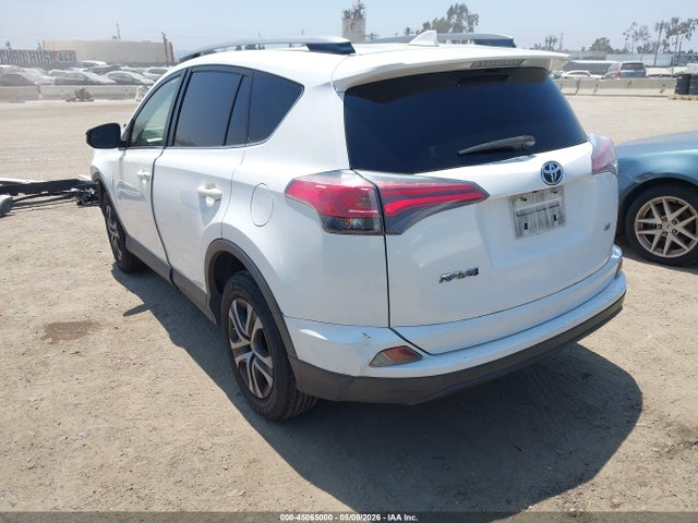 JTMZFREV9HJ711040 Toyota RAV4 LE