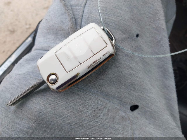 45065051 :رقم المزاد ، WVWFW8AH4DV008669 vin ، 2013 Volkswagen Eos Executive/lux مزاد بيع