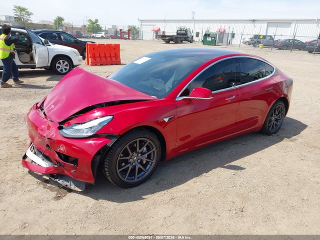 Tesla Model 3 Long Range/performance 2018 5YJ3E1EB9JF099581 Image 2