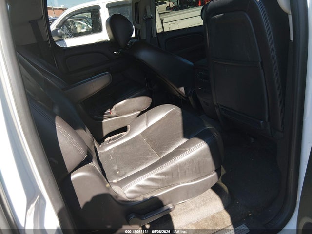 2010 Chevrolet Suburban 1500 Ltz მანქანა იყიდება აუქციონზე, vin: 1GNUKKE35AR173463, აუქციონის ნომერი: 45065131