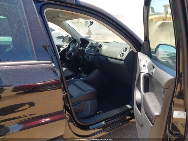2012 Volkswagen Tiguan Le მანქანა იყიდება აუქციონზე, vin: WVGAV7AX0CW576470, აუქციონის ნომერი: 45065222