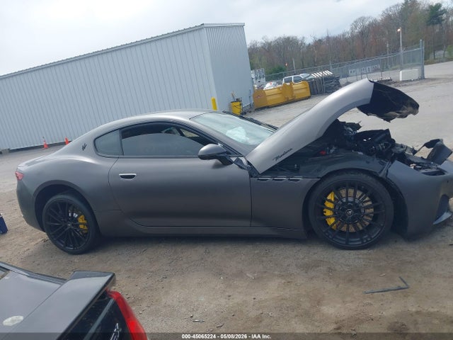 45065224 :رقم المزاد ، ZAMBMVBB5RX439171 vin ، 2024 Maserati Granturismo Modena مزاد بيع