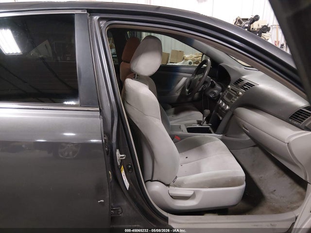 45065232 :رقم المزاد ، 4T1BF3EK9BU614264 vin ، 2011 Toyota Camry Le مزاد بيع