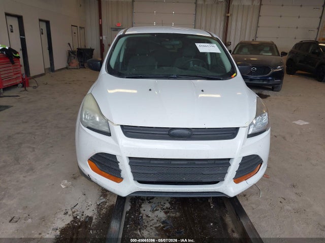 Продажа на аукционе авто 2014 Ford Escape S, vin: 1FMCU0F77EUE01661, номер лота: 45065396