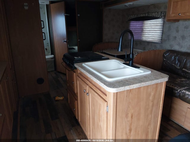 Shasta Flyte 2015 5ZT2SYUB5FE005010 Image 18