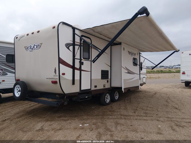 Shasta Flyte 2015 5ZT2SYUB5FE005010 Image 4