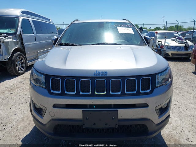 2017 Jeep New Compass Latitude 4x4 მანქანა იყიდება აუქციონზე, vin: 3C4NJDBB5HT679786, აუქციონის ნომერი: 45065452