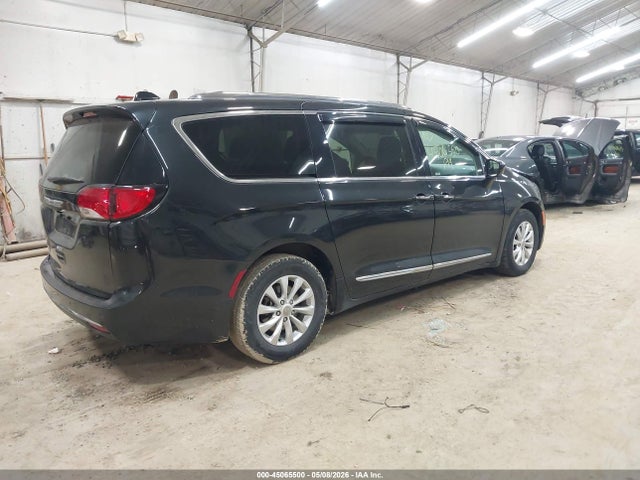 45065500 :رقم المزاد ، 2C4RC1BG7KR613482 vin ، 2019 Chrysler Pacifica Touring L مزاد بيع