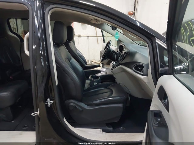45065500 :رقم المزاد ، 2C4RC1BG7KR613482 vin ، 2019 Chrysler Pacifica Touring L مزاد بيع
