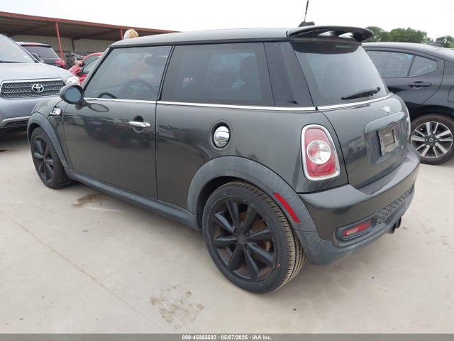Продаж на аукціоні авто 2011 Mini Cooper S, vin: WMWSV3C59BTY15749, номер лоту: 45065502
