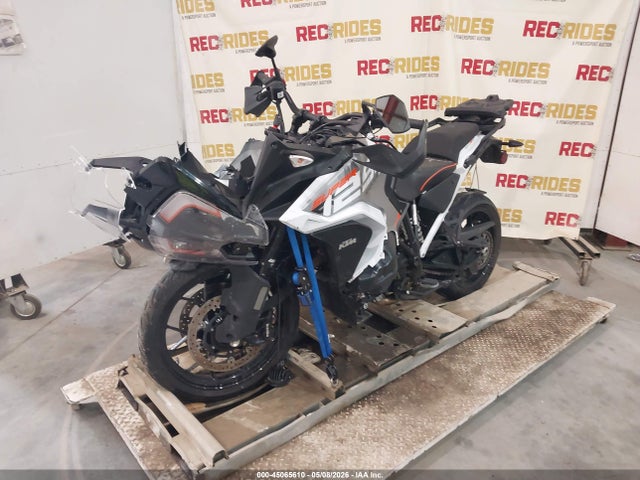 KTM 1290 Super Adventure S 2024 VBKV79406RM993640 Image 2