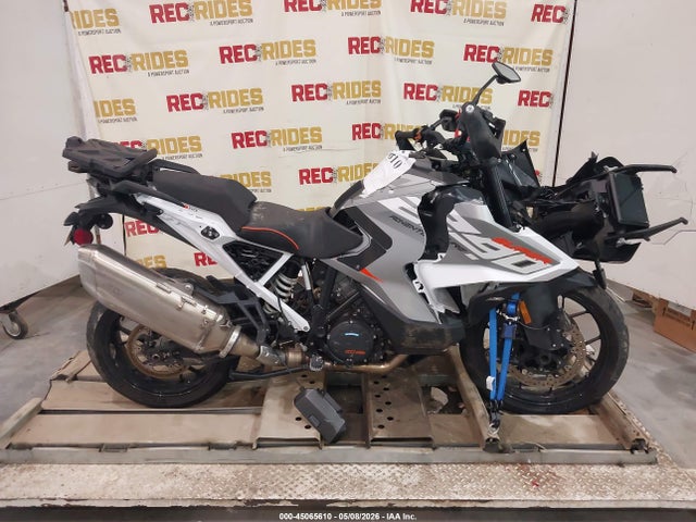 KTM 1290 Super Adventure S 2024 VBKV79406RM993640 Image 11
