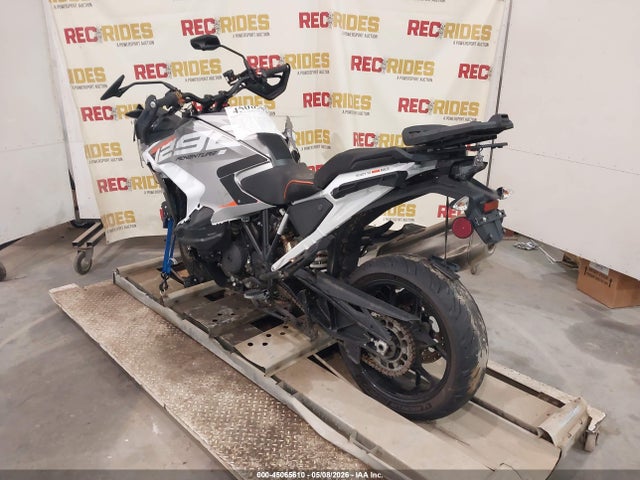 KTM 1290 Super Adventure S 2024 VBKV79406RM993640 Image 3