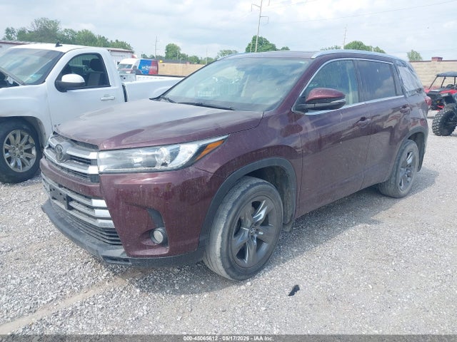 Toyota Highlander Limited Platinum 2017 5TDDZRFH7HS393819 Image 2