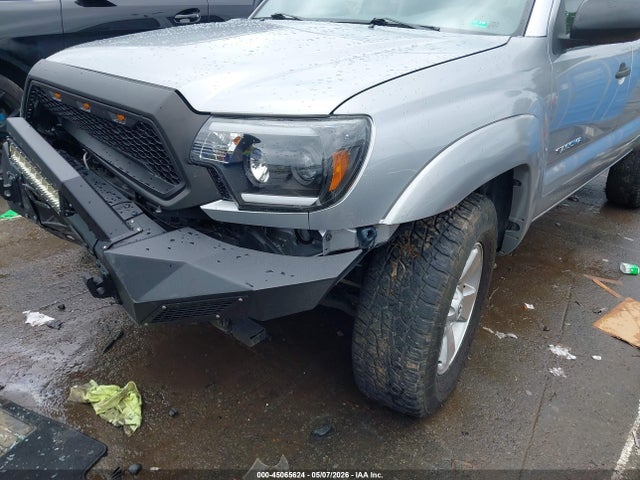 Продаж на аукціоні авто 2015 Toyota Tacoma Base V6, vin: 3TMLU4EN1FM165414, номер лоту: 45065624