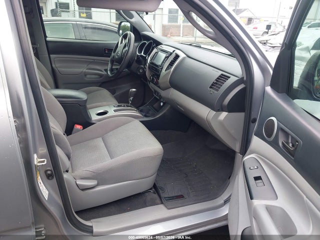 Продаж на аукціоні авто 2015 Toyota Tacoma Base V6, vin: 3TMLU4EN1FM165414, номер лоту: 45065624