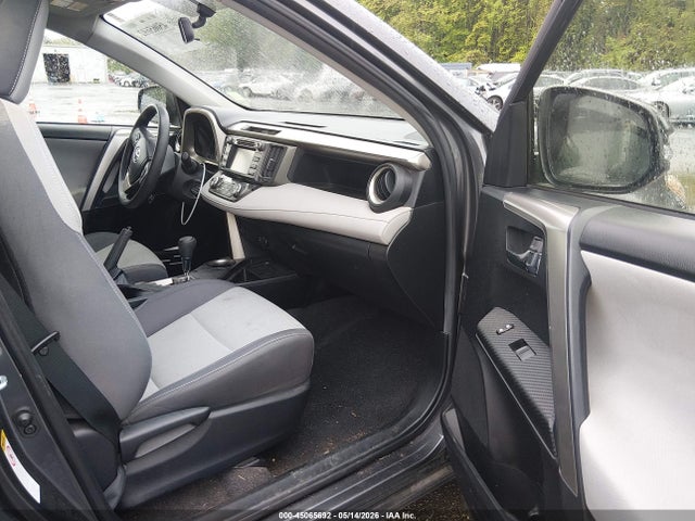45065692 :رقم المزاد ، JTMRFREV8FJ039517 vin ، 2015 Toyota Rav4 Xle مزاد بيع