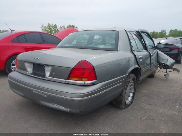2000 Ford Crown Victoria Lx მანქანა იყიდება აუქციონზე, vin: 2FAFP74W2YX147338, აუქციონის ნომერი: 45065704