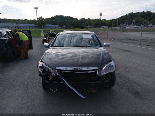 2014 Chrysler 200 Touring მანქანა იყიდება აუქციონზე, vin: 1C3CCBBB8EN177215, აუქციონის ნომერი: 45065772