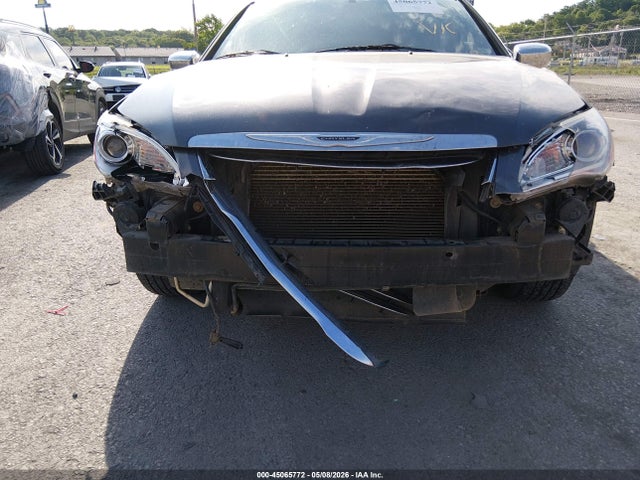 2014 Chrysler 200 Touring მანქანა იყიდება აუქციონზე, vin: 1C3CCBBB8EN177215, აუქციონის ნომერი: 45065772