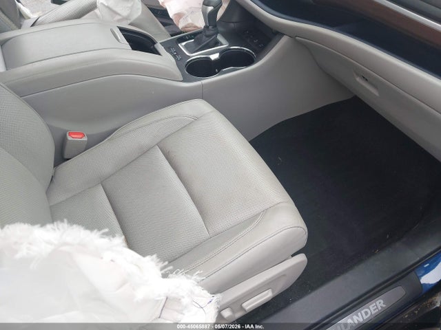 Продажа на аукционе авто 2016 Toyota Highlander Limited Platinum V6, vin: 5TDDKRFH2GS251378, номер лота: 45065887