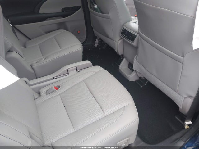 Продажа на аукционе авто 2016 Toyota Highlander Limited Platinum V6, vin: 5TDDKRFH2GS251378, номер лота: 45065887
