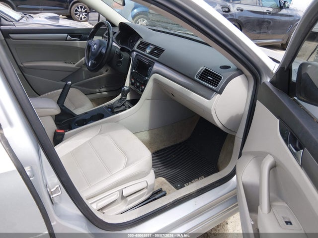 Продаж на аукціоні авто 2015 Volkswagen Passat 1.8t Limited Edition, vin: 1VWAT7A31FC083777, номер лоту: 45065897