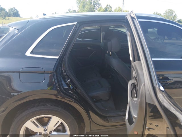 45065918 :رقم المزاد ، WA1BNAFYXJ2161999 vin ، 2018 Audi Q5 2.0t Premium/2.0t Tech Premium مزاد بيع