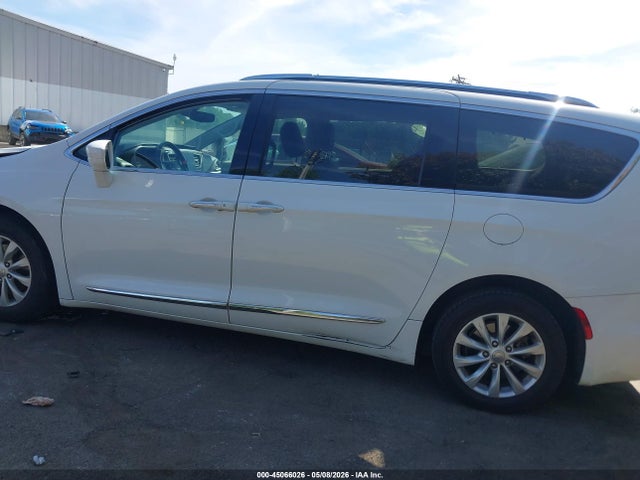 Aukcja sprzedaży 2019 Chrysler Pacifica Touring L, vin: 2C4RC1BG6KR555400, numer aukcji: 45066026