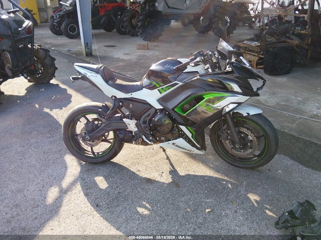 45066046 :رقم المزاد ، ML5EXEN1XNDA63880 vin ، 2022 Kawasaki Ex650 N مزاد بيع