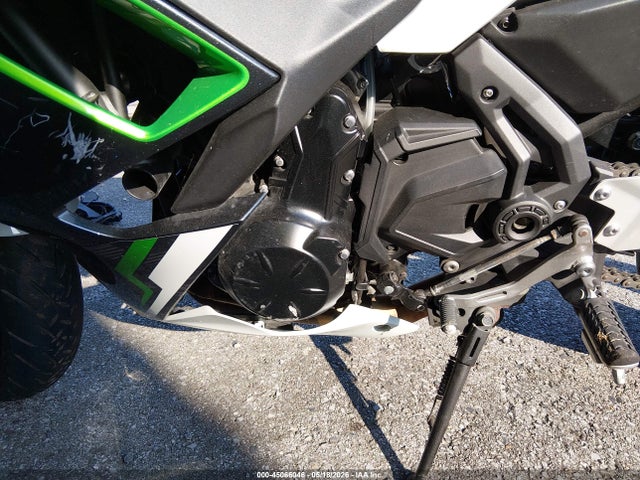 45066046 :رقم المزاد ، ML5EXEN1XNDA63880 vin ، 2022 Kawasaki Ex650 N مزاد بيع