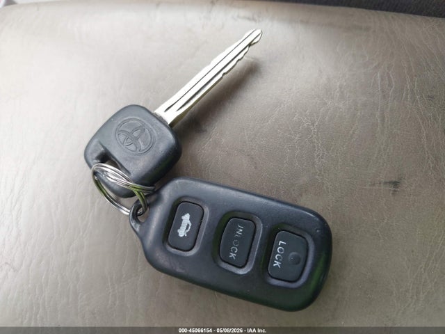 45066154 :رقم المزاد ، 4T1BE32K22U109576 vin ، 2002 Toyota Camry Le مزاد بيع