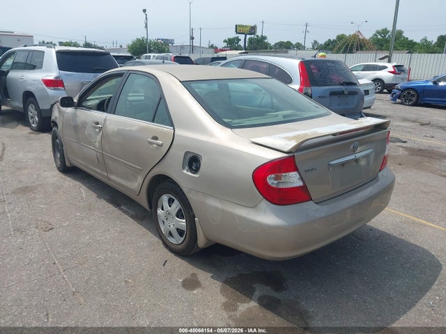 45066154 :رقم المزاد ، 4T1BE32K22U109576 vin ، 2002 Toyota Camry Le مزاد بيع