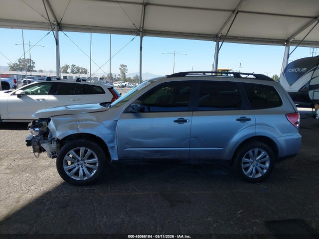 45066184 :رقم المزاد ، JF2SHABC5CH404658 vin ، 2012 Subaru Forester 2.5x مزاد بيع
