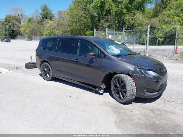 2018 Chrysler Pacifica Touring Plus მანქანა იყიდება აუქციონზე, vin: 2C4RC1FG9JR350923, აუქციონის ნომერი: 45066204