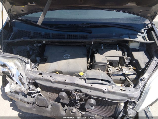 5TDYK3DC3FS558398 Toyota Sienna Xle 8 Passenger