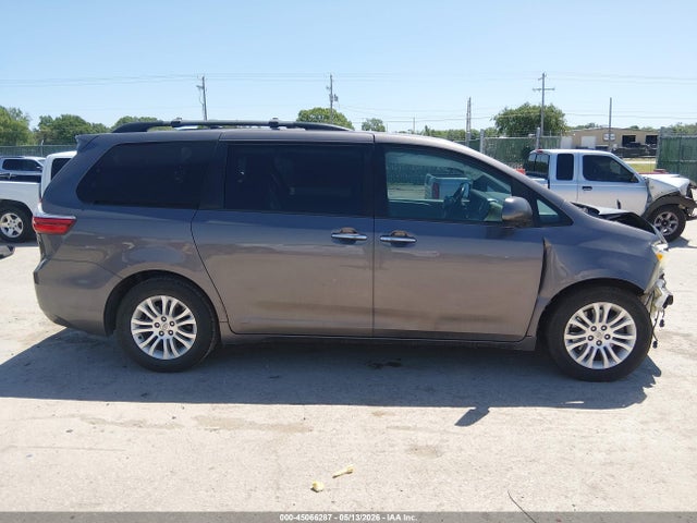 5TDYK3DC3FS558398 Toyota Sienna Xle 8 Passenger