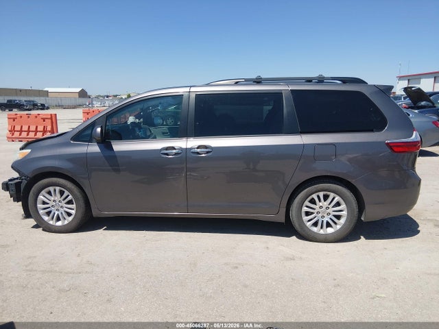 5TDYK3DC3FS558398 Toyota Sienna Xle 8 Passenger