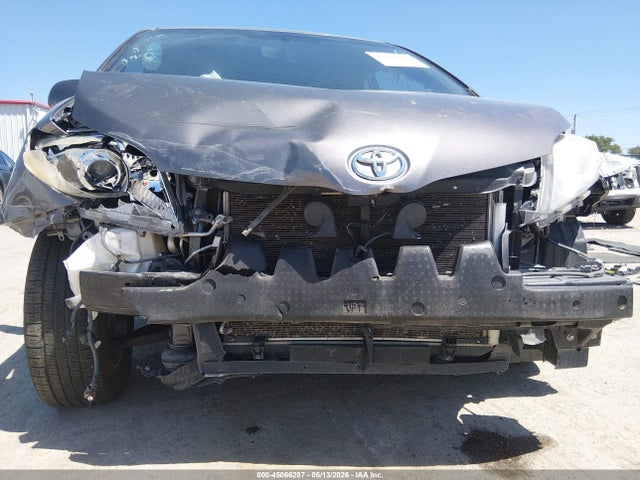 5TDYK3DC3FS558398 Toyota Sienna Xle 8 Passenger