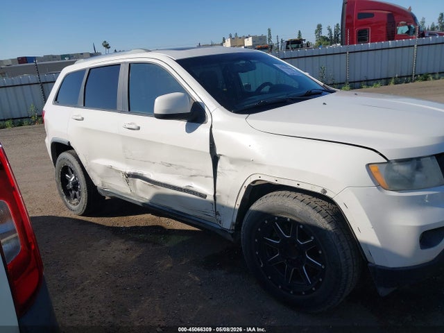 2011 Jeep Grand Cherokee Laredo მანქანა იყიდება აუქციონზე, vin: 1J4RS4GG1BC658806, აუქციონის ნომერი: 45066309