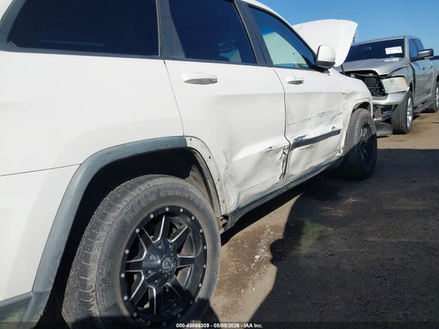 2011 Jeep Grand Cherokee Laredo მანქანა იყიდება აუქციონზე, vin: 1J4RS4GG1BC658806, აუქციონის ნომერი: 45066309
