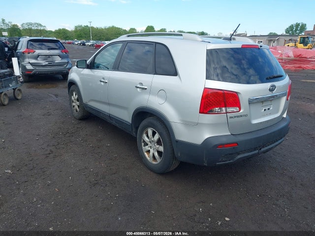 2011 Kia Sorento Lx V6 მანქანა იყიდება აუქციონზე, vin: 5XYKTDA25BG107503, აუქციონის ნომერი: 45066313
