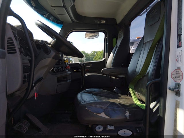 Продажа на аукционе авто 2016 Peterbilt 579, vin: 1XPBDP9X5GD343894, номер лота: 45066357