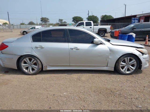 2013 Hyundai Genesis 3.8 მანქანა იყიდება აუქციონზე, vin: KMHGC4DD0DU235325, აუქციონის ნომერი: 45066363